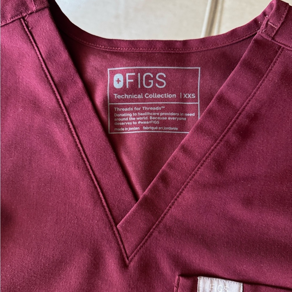 Figs Red‎ V-Neck Medical Scrub Shirt scrubs - Picture 3 of 5